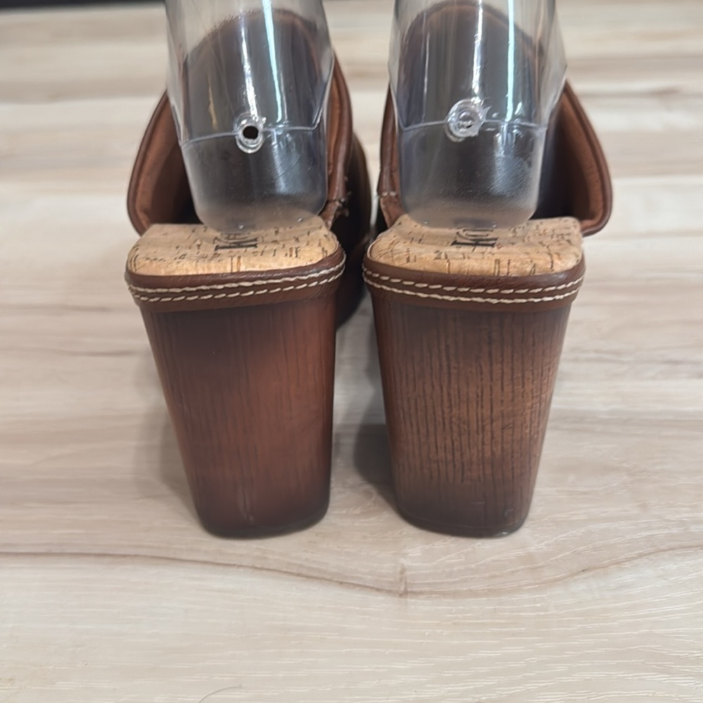 KORKS LORI BLOCK HEELED CLOGS - image 6